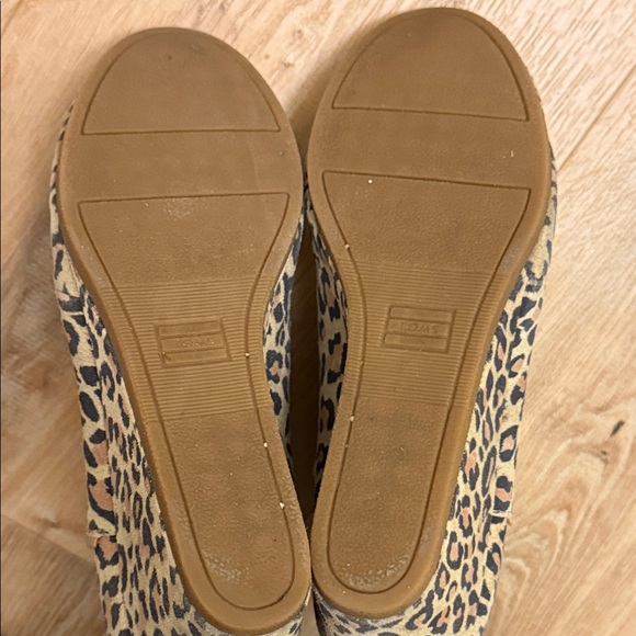 TOMS Leopard Print Wedge Ankle Bootie - Picture 9 of 13